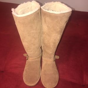 EUC tall Bear Paw faux fur lined boots